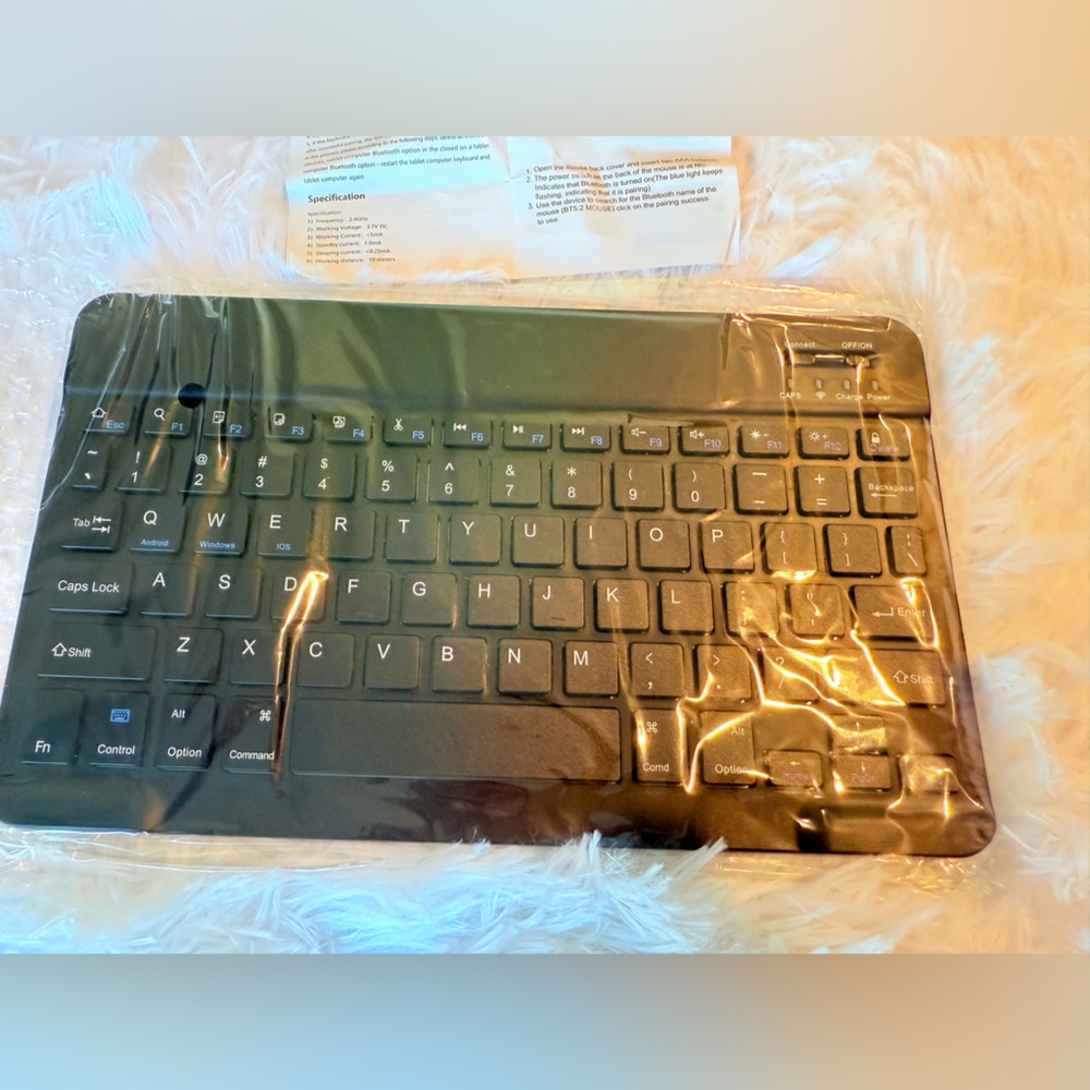 Slim Wireless Keyboard Multi-Device Compatible NIB - Picture 6 of 11